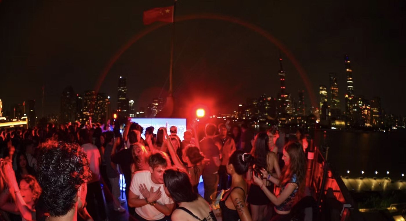 A night at Leo Roof Bar