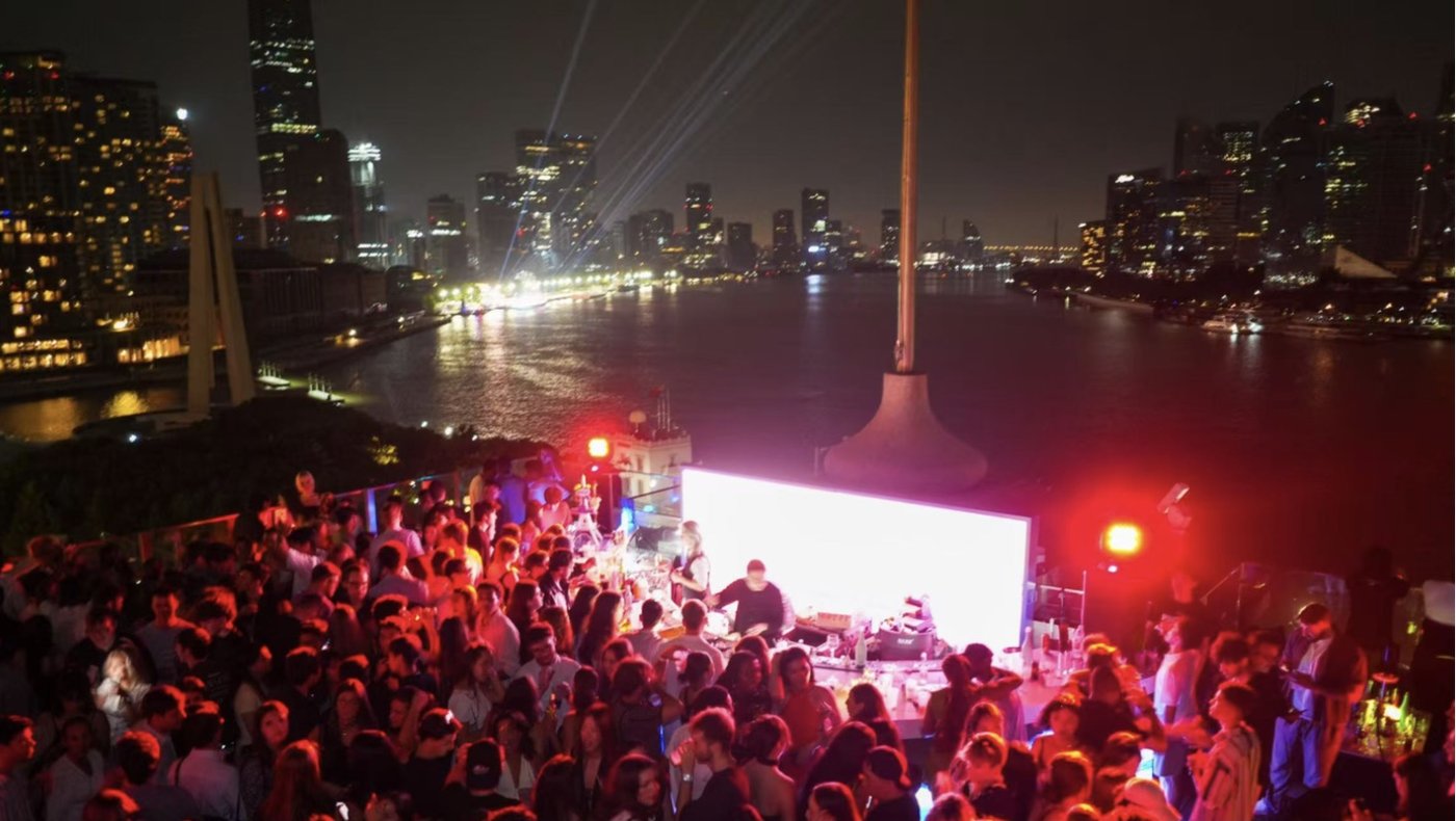 A night at Leo Roof Bar